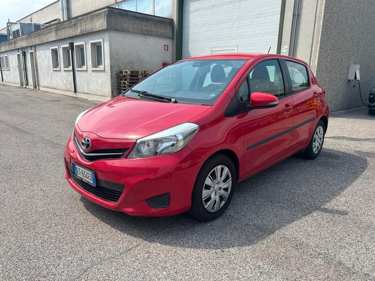 Toyota Yaris 1.0 5 porte NEOPATENTATI OK
