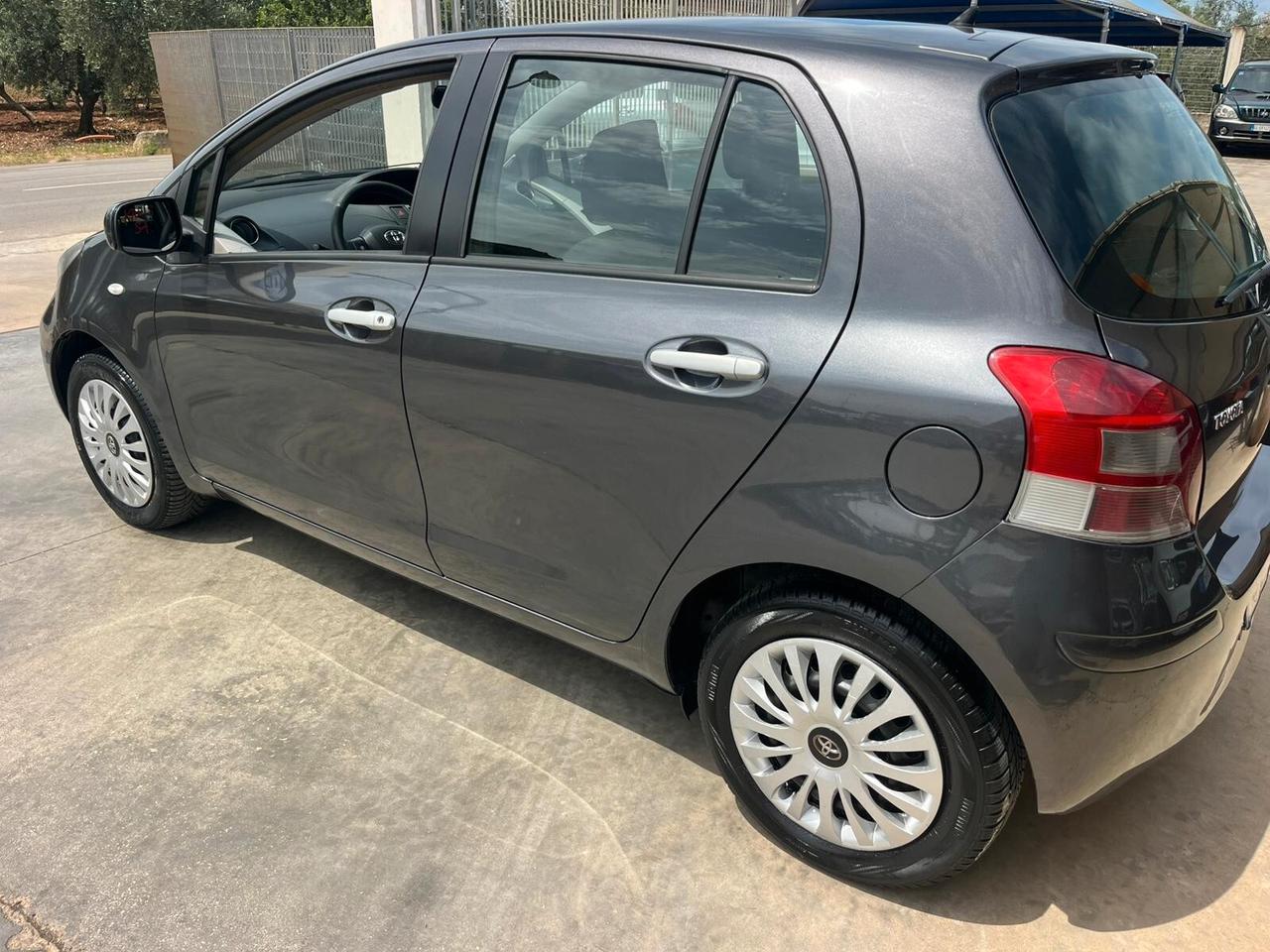 Toyota Yaris 1.0 5 porte Now GPL