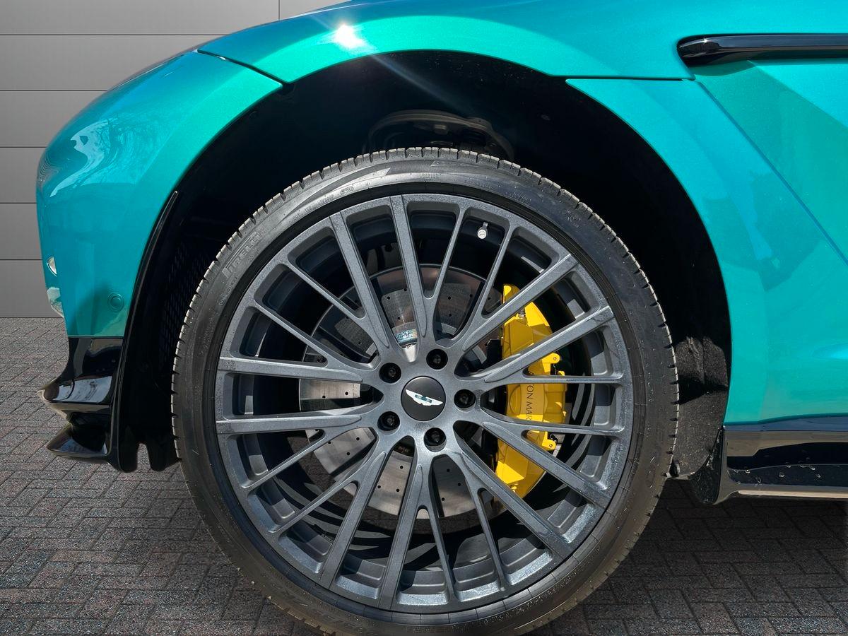 ASTON MARTIN DBX707 4.0