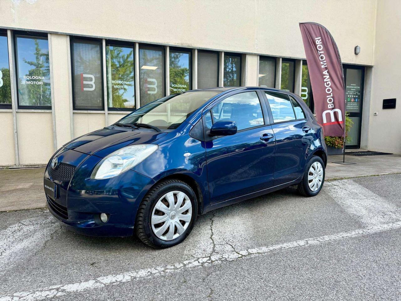 Toyota Yaris BENZINA