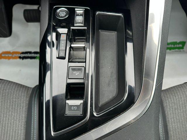 PEUGEOT 3008 4X4 Hybrid4 300 e-EAT8 Allure Pack