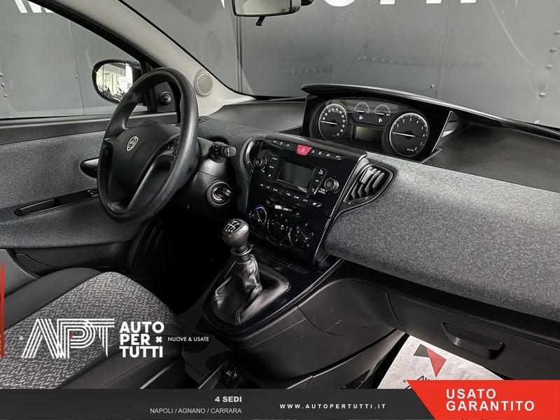 Lancia Ypsilon Ypsilon 1.0 firefly hybrid Silver s&s 70cv