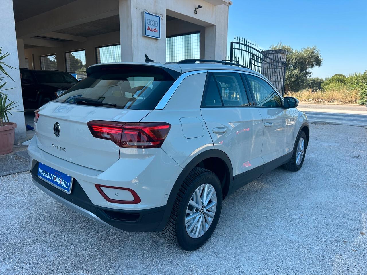 Volkswagen T-Roc 2.0 TDI 116cv 2023 Best Price