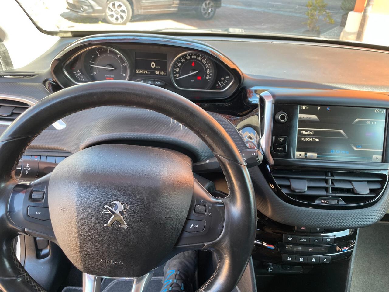 Peugeot 2008 1.6 e-HDi 115 CV Stop&Start Allure
