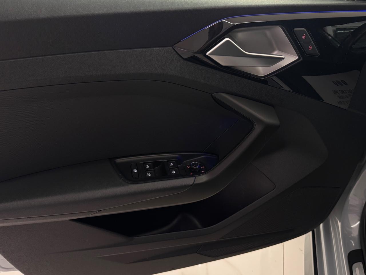 Audi A1 citycarve S- tronic Identity Contrast Iper Full