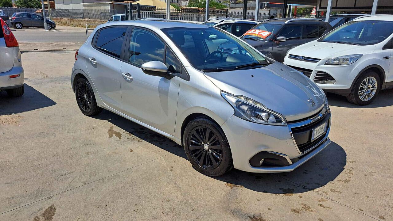 Peugeot 208 BlueHDi 75 5 porte Allure