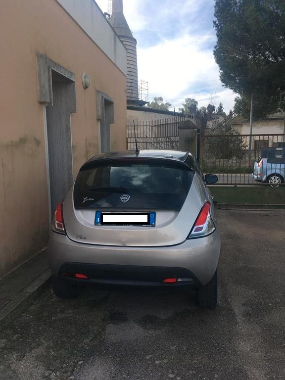 Lancia Ypsilon 0.9 TwinAir 85 CV 5 porte Metano Ecochic Gold