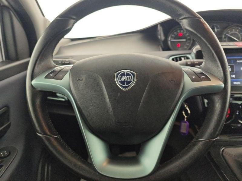 Lancia Ypsilon 1.0 FireFly 5 porte S&S Hybryd Gold