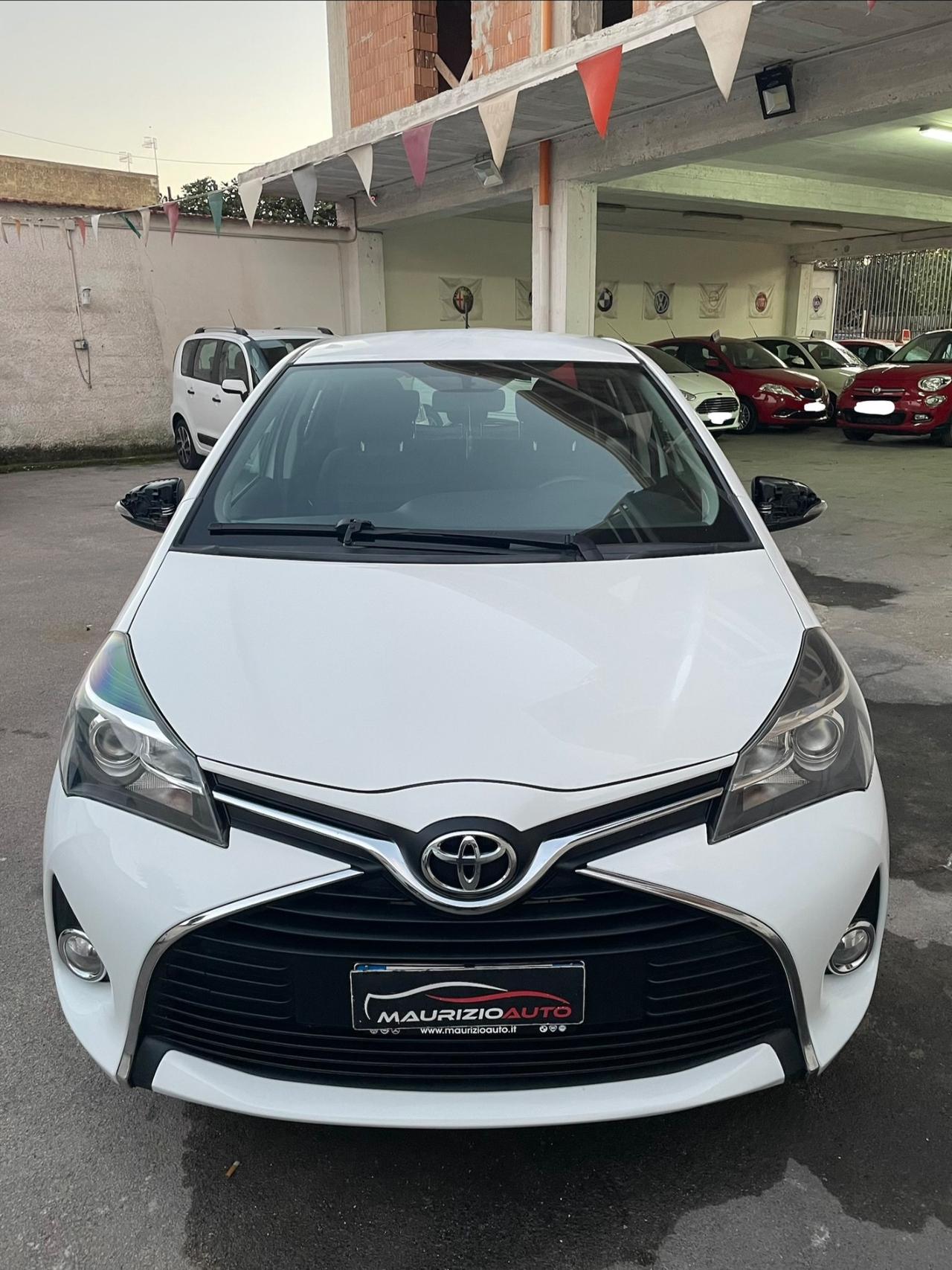 Toyota Yaris 1.0 5 porte Lounge Full navigatore retrocamera dal nord Italia