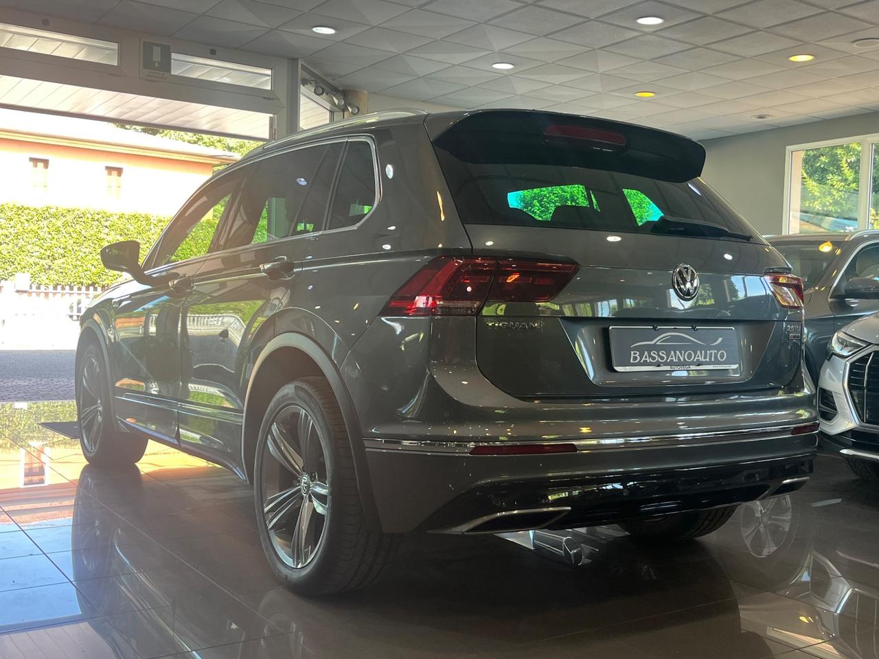 Volkswagen Tiguan 2.0 bitdi Executive R-Line 4motion 240cv dsg