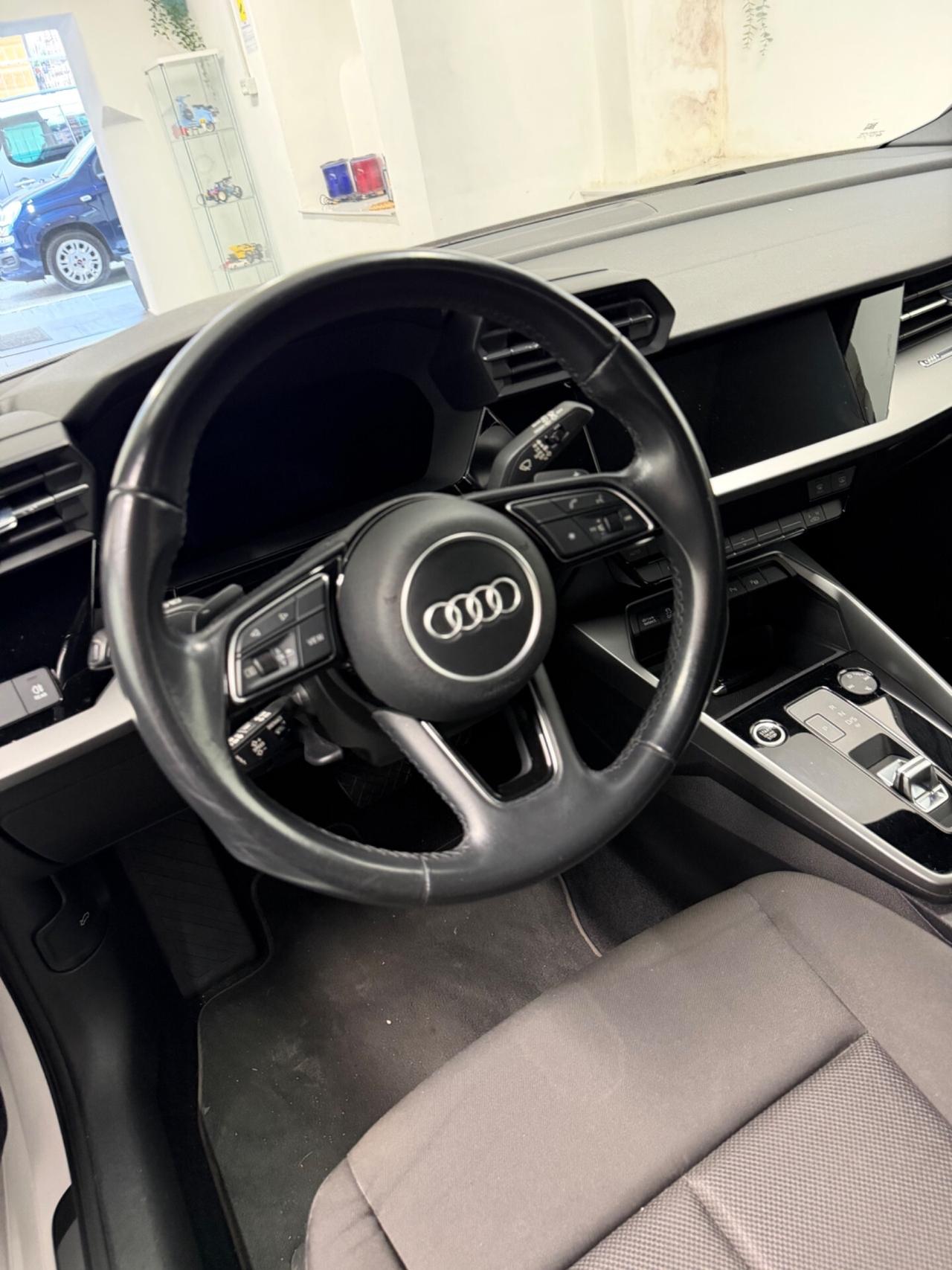 Audi A3 SPB 2.0 35 TDI S tronic line edition full optional.