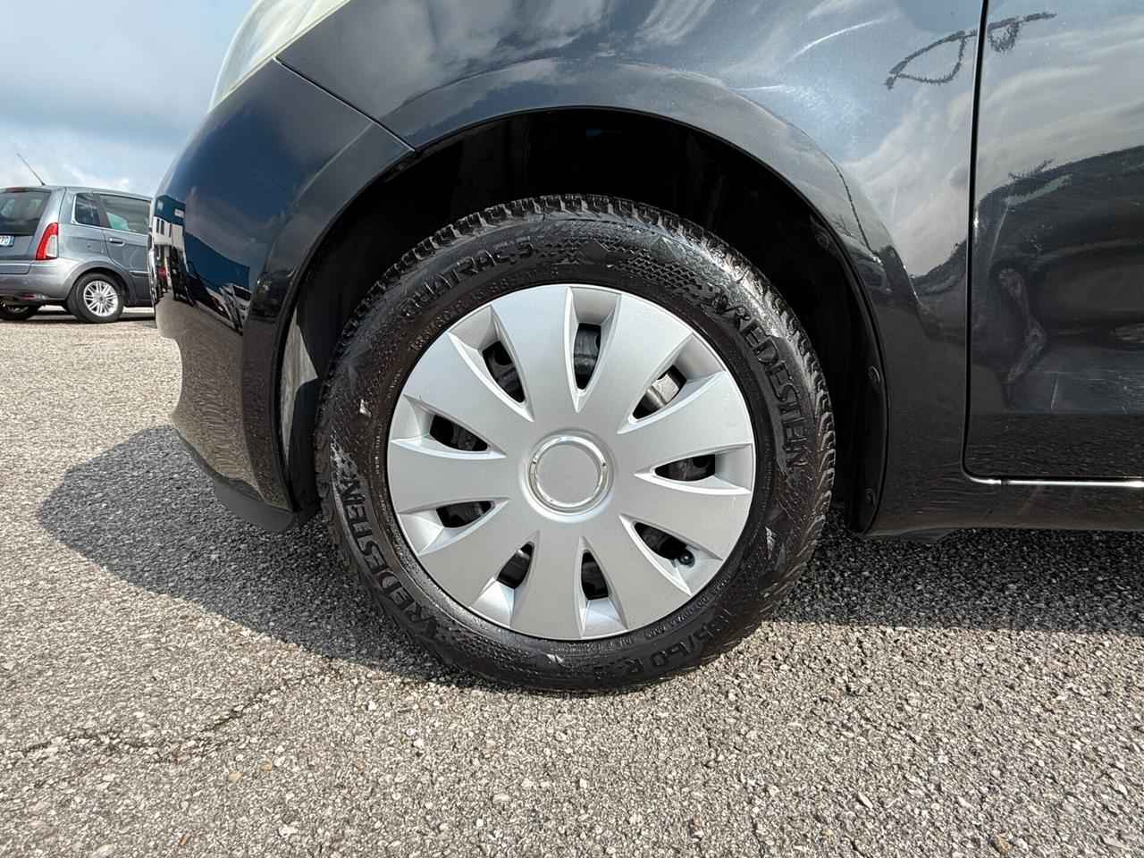 Toyota Yaris 1.0 5 porte