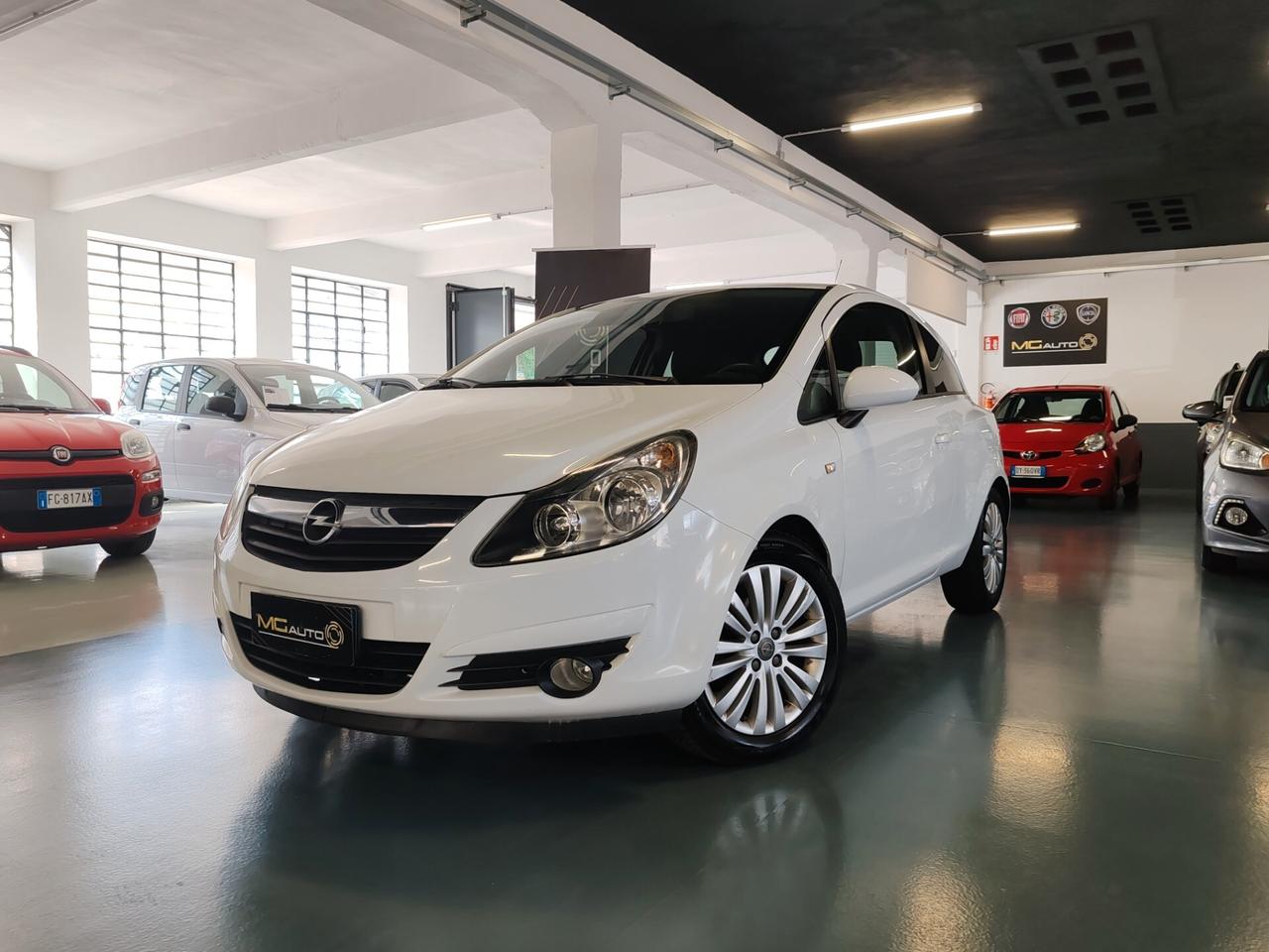 Opel Corsa 1.2 3 porte Club