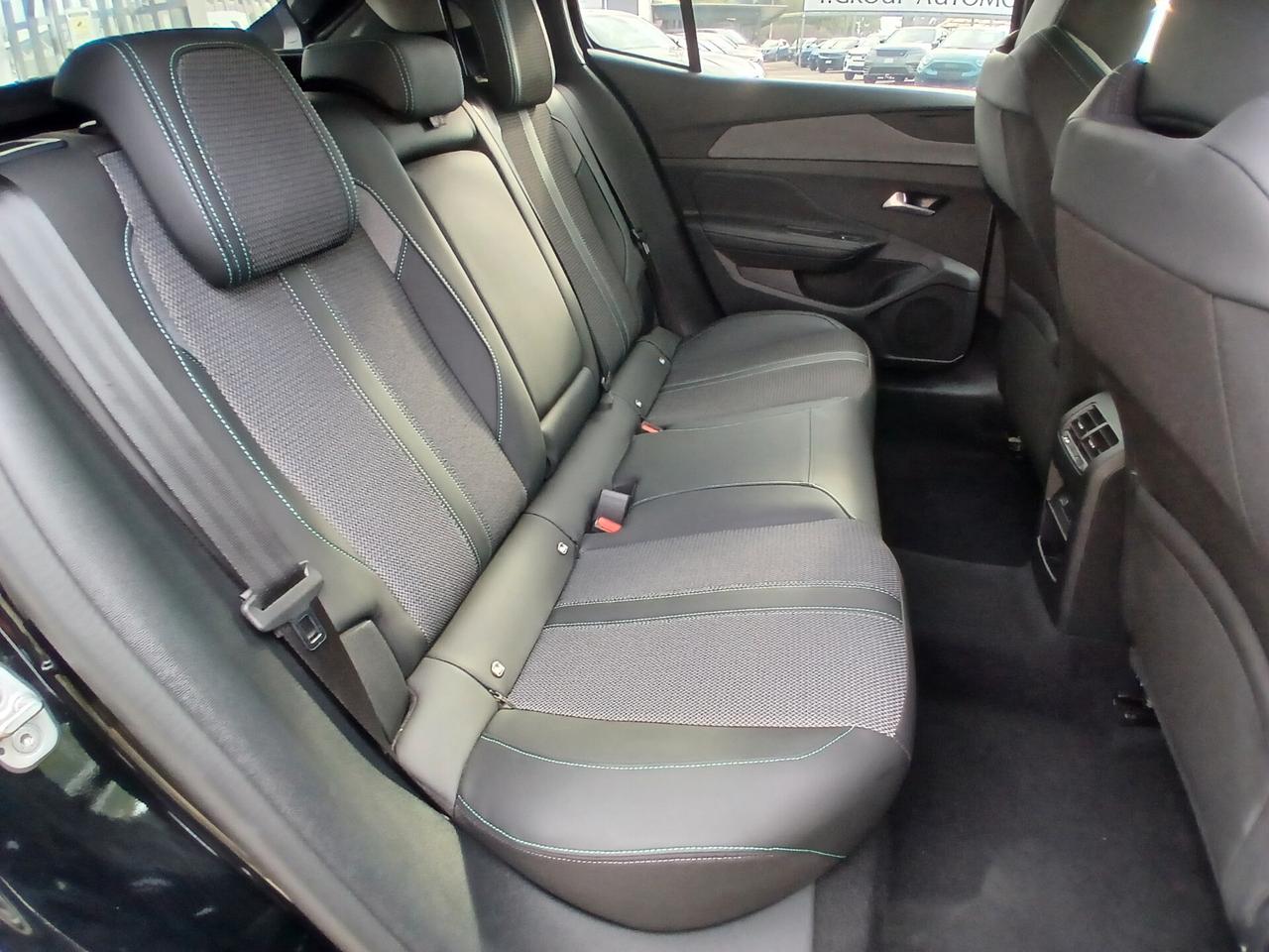 Peugeot 408 Hybrid 145 e-DCS6 Allure