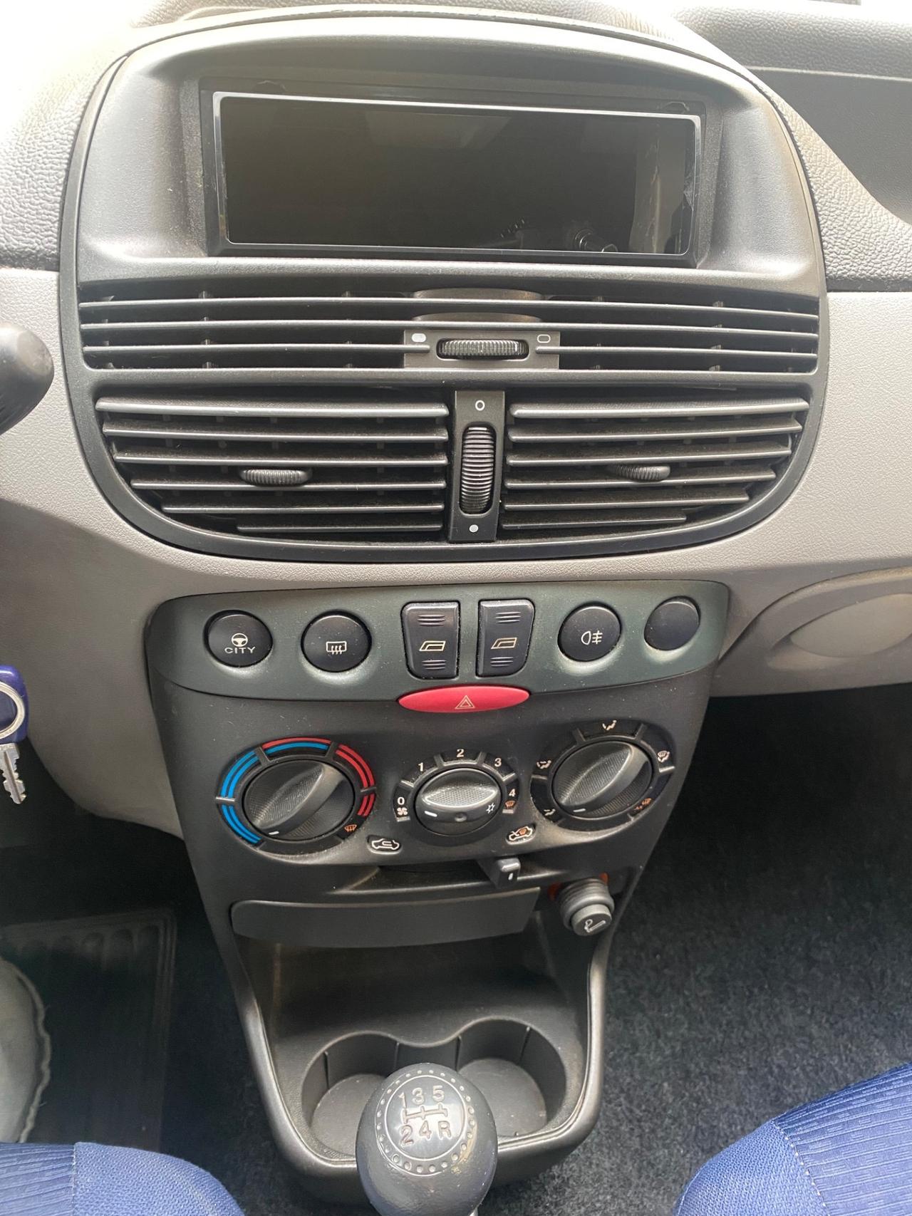 Fiat Punto 1.2i 16V cat 5 porte HLX