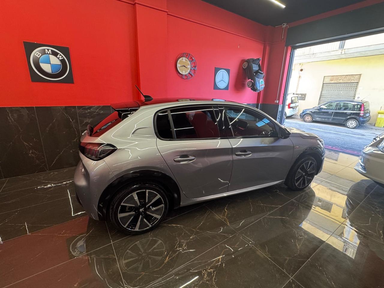 Peugeot 208 motore elettrico 136 CV 5 porte GT Pack