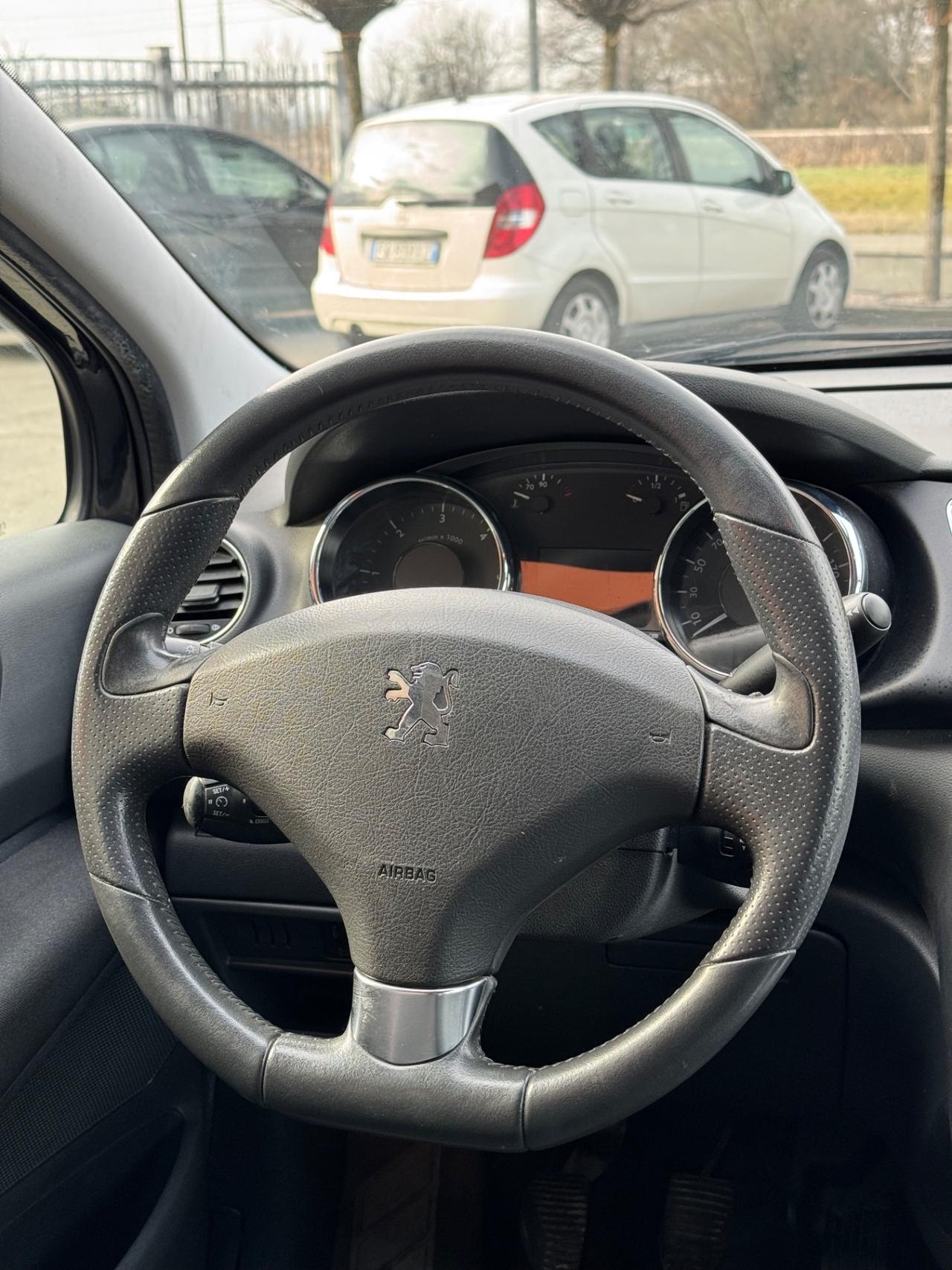 Peugeot 3008 1.6 HDi 110CV Outdoor