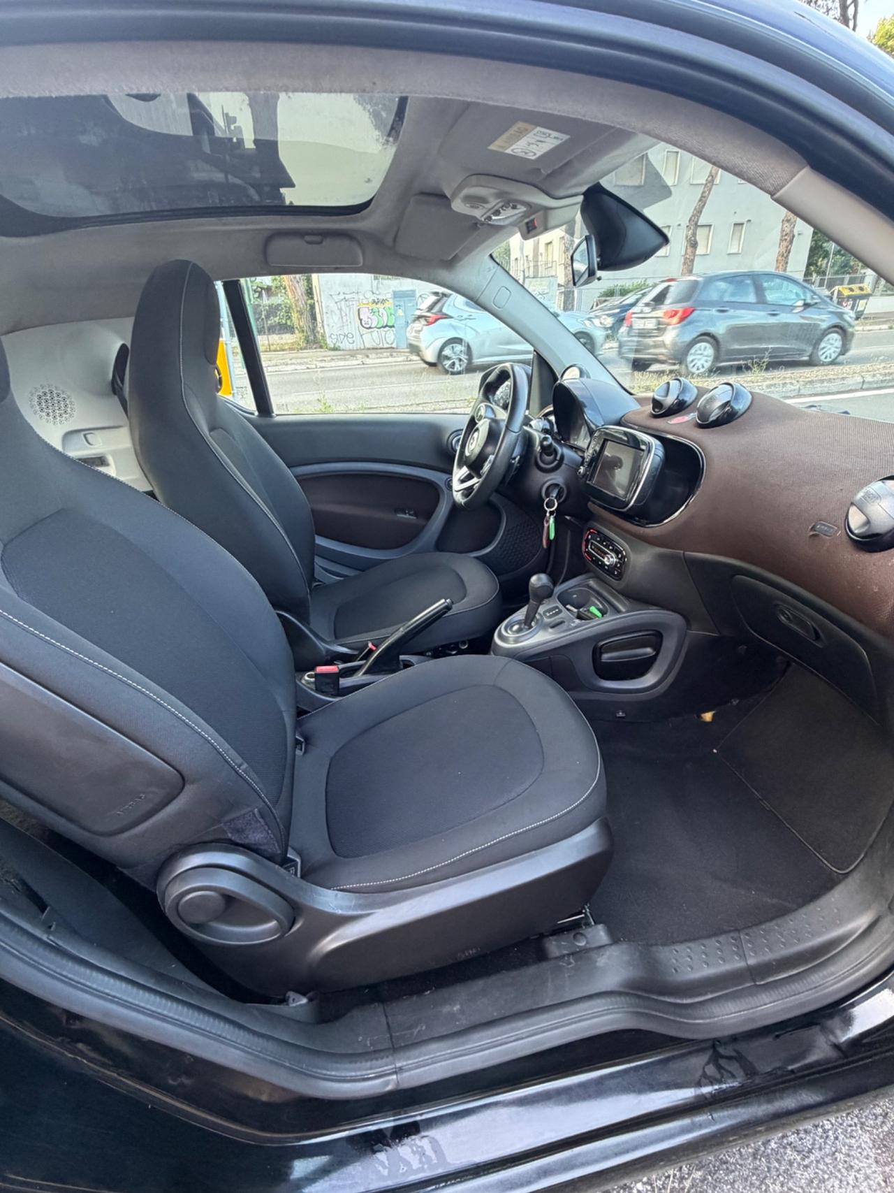 Smart ForTwo 1.0 71cv Coupe C. Automatico Navi motore nuovo