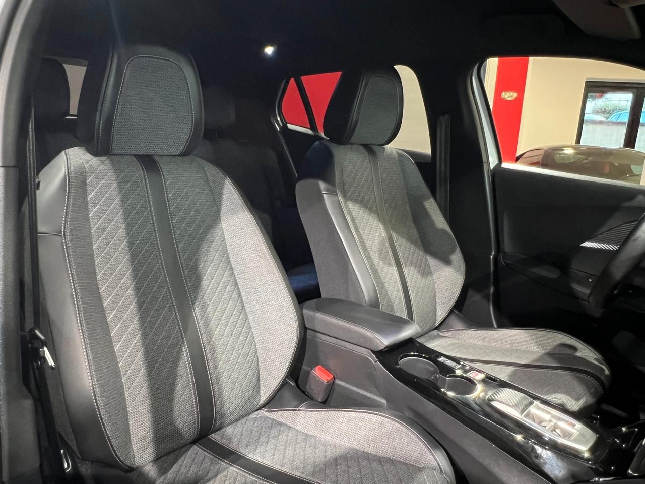 Peugeot 2008 BlueHDi 130 S&S EAT8 Allure