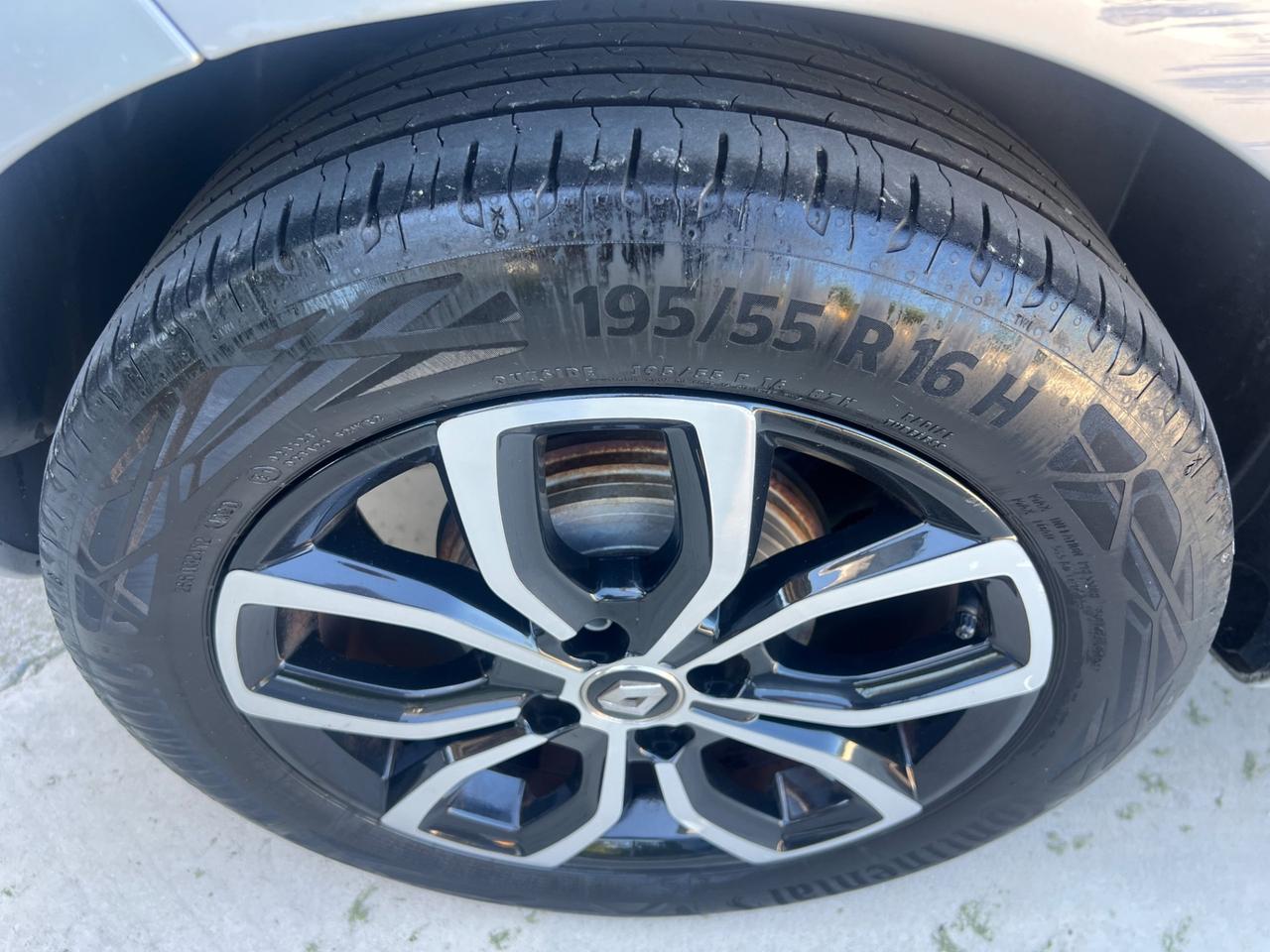Renault Clio dCi 8V 90 CV EDC 5 porte Moschino Intens
