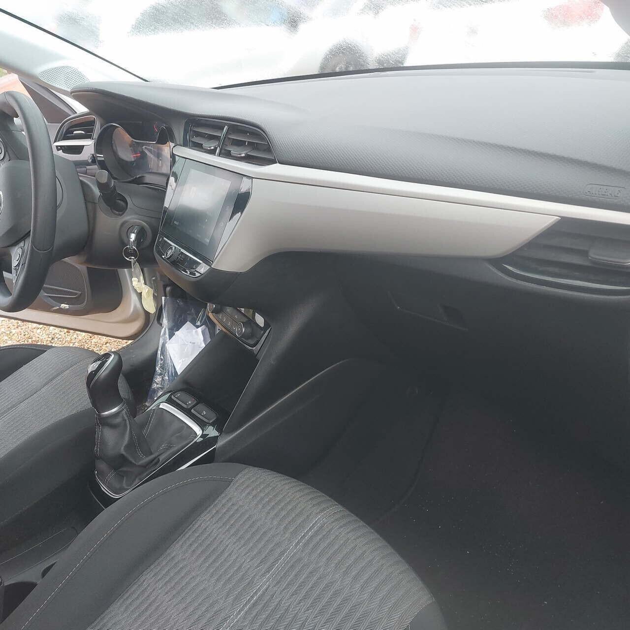 Opel Corsa 1.2 Design & Tech
