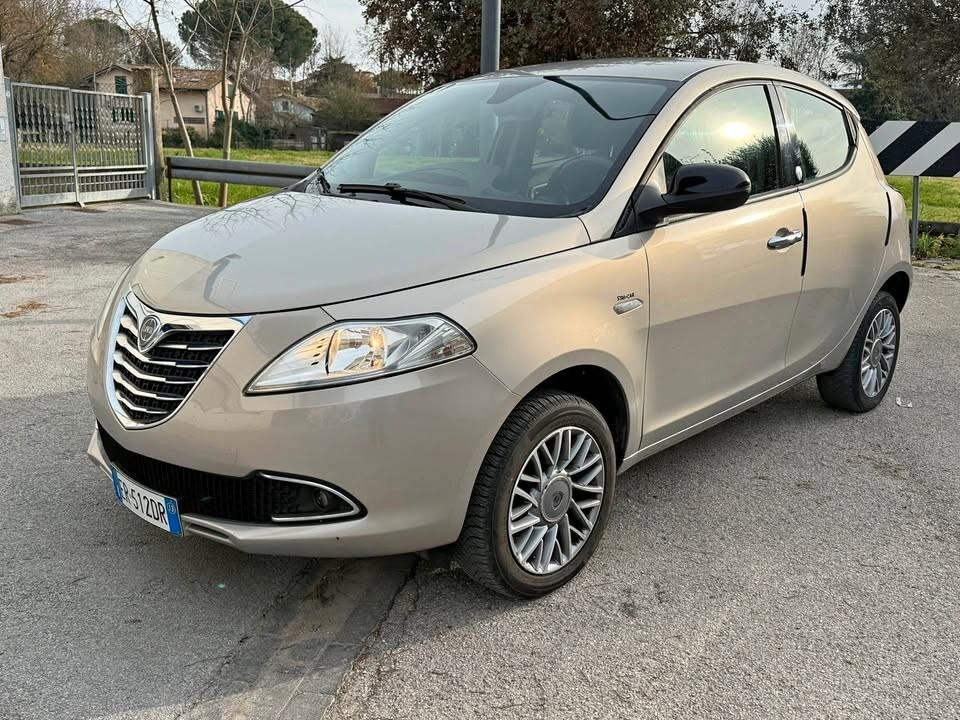 Lancia Ypsilon 0.9 TwinAir 85 CV 5 porte Metano Ecochic Gold