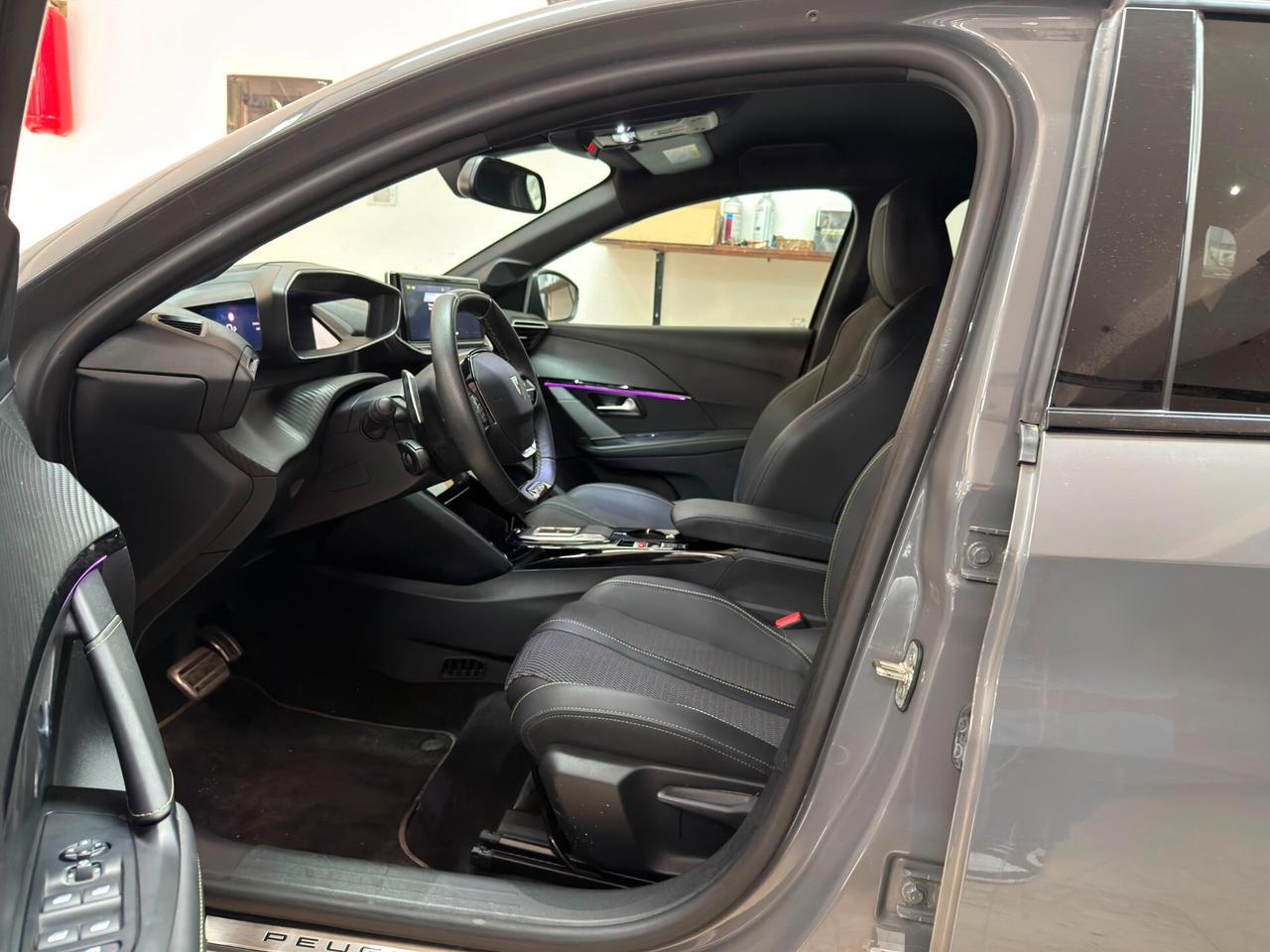 Peugeot 208 Hybrid 136CV e-DCS6 GT