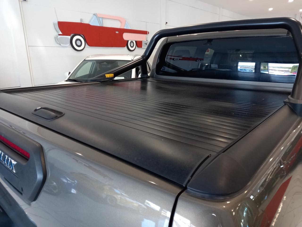 Toyota Hilux 2.8 D A/T 4WD 4 porte Double Cab Invincible