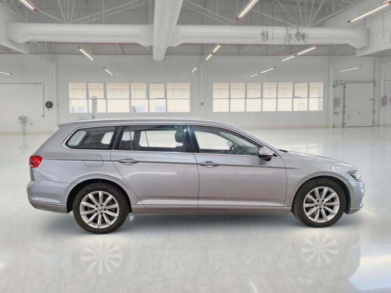 Volkswagen Passat Variant 1.6 TDI SCR DSG Business BMT