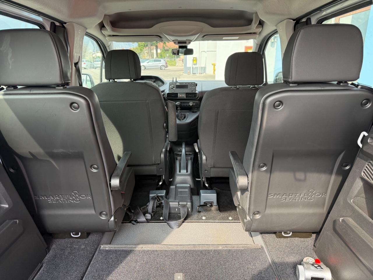 Peugeot Rifter - Auto per disabili con pianale ribassato