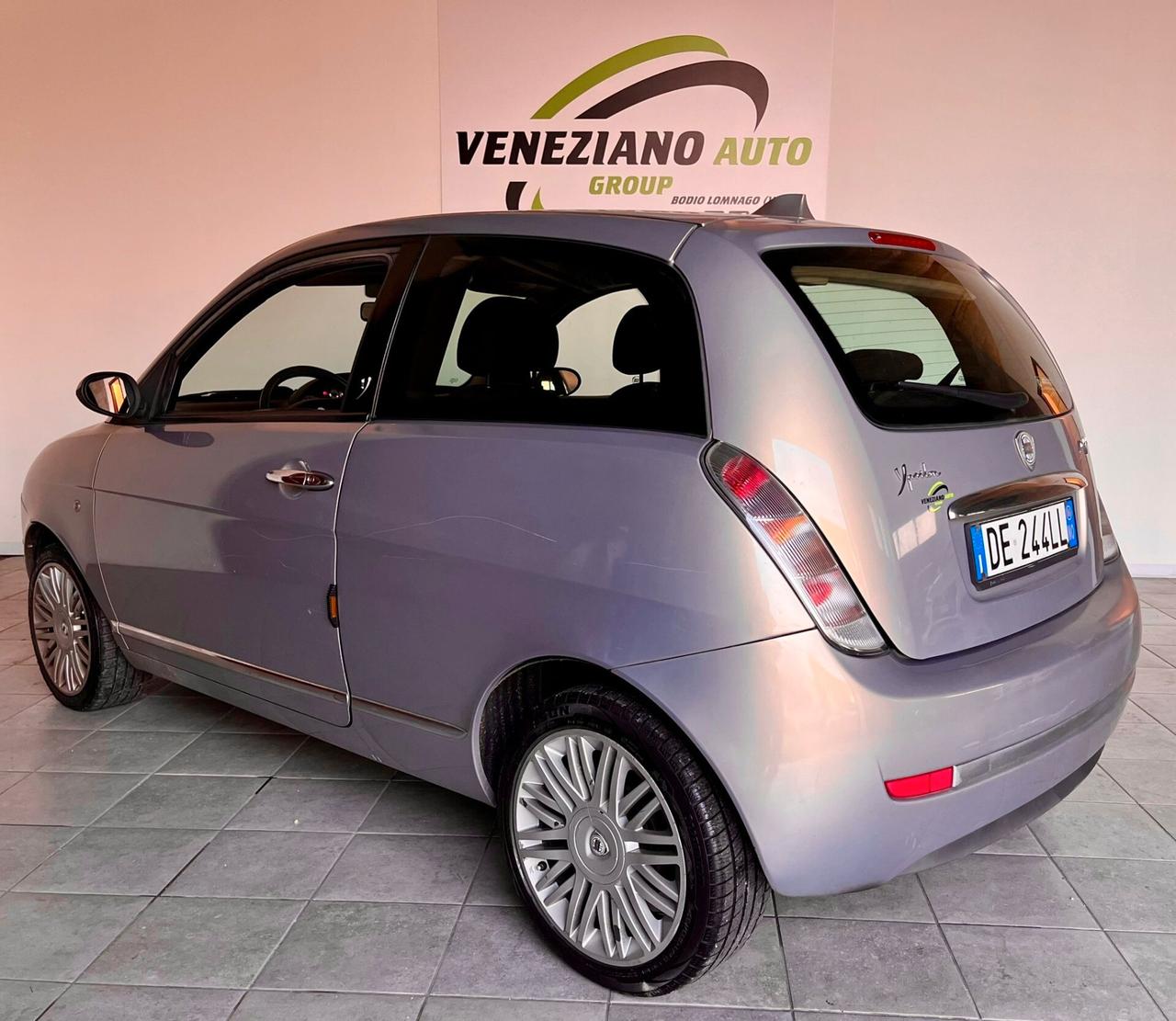 Lancia Ypsilon 1.3 MJT 90 CV Platino