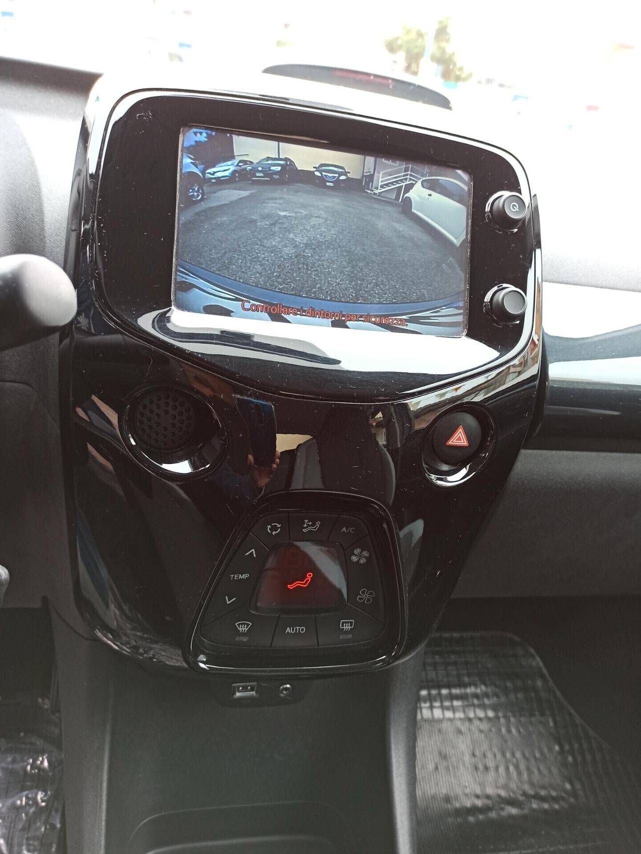 Toyota Aygo 1.0 VVT-i 69 CV 5 porte x-wave