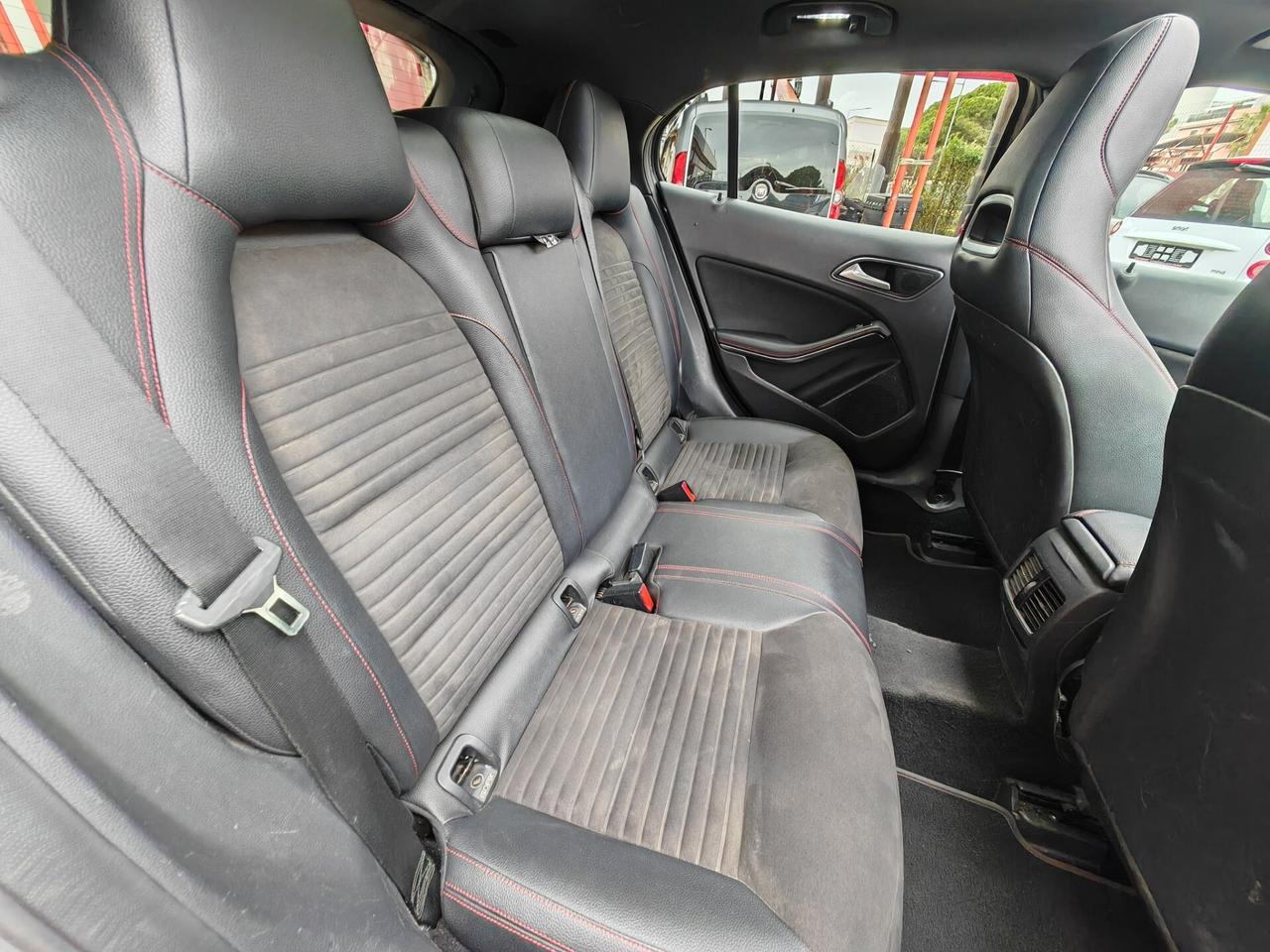 Mercedes GLA 200 AUTOMATIVA 2,0 diesel 07/2015 Cv136