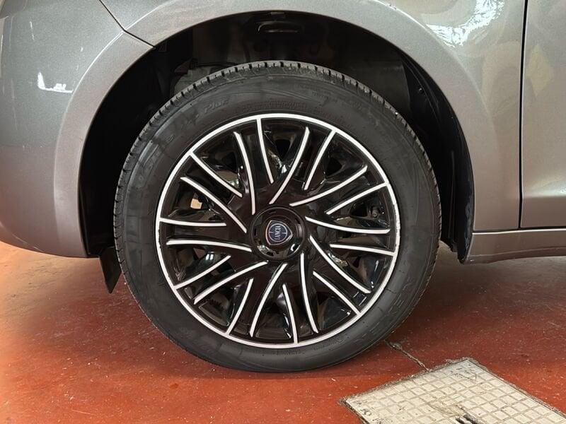 Lancia Ypsilon YPSILON 1.0 FireFly Hybrid 70cv