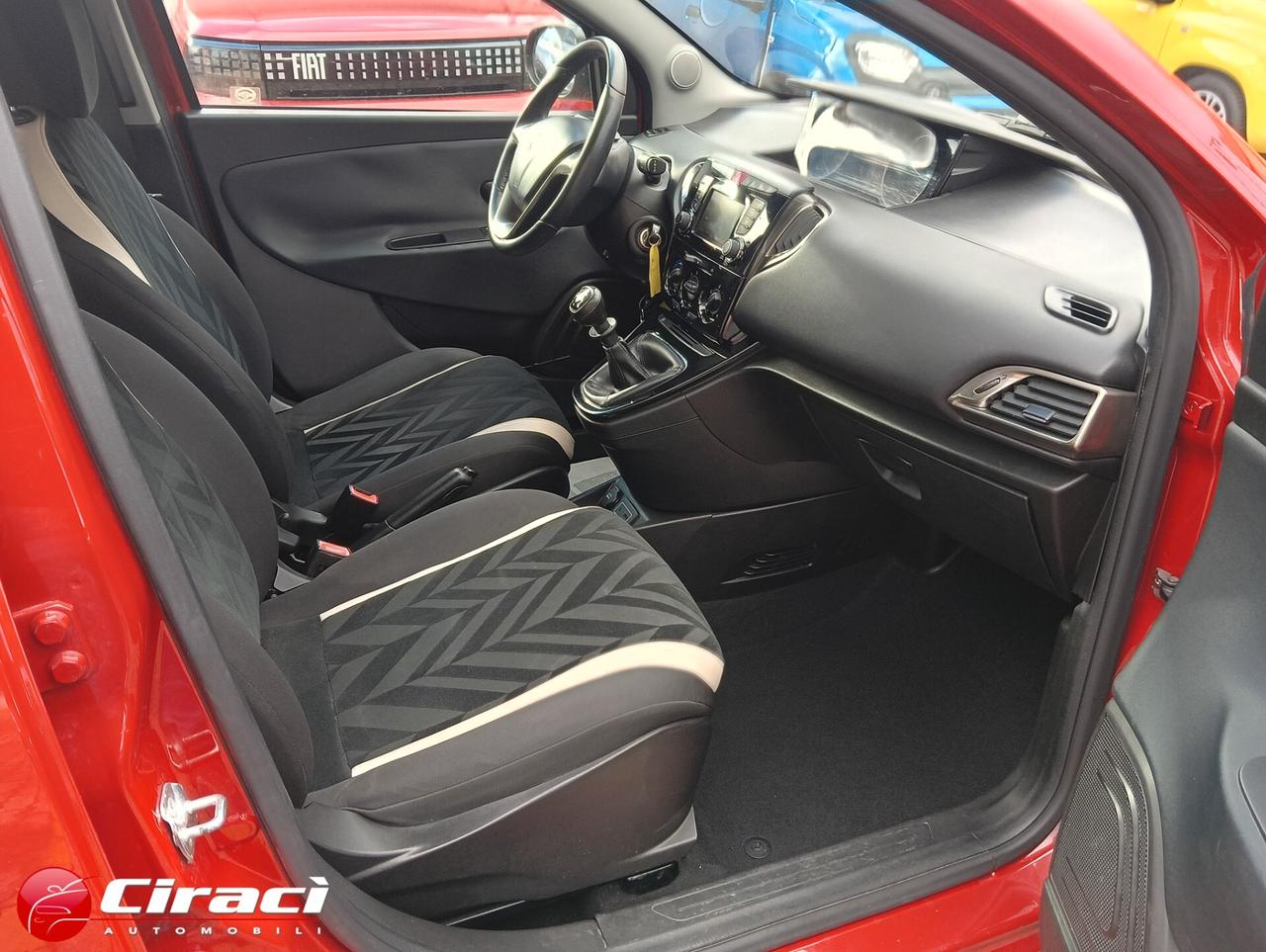 Lancia Ypsilon 1.2 69 CV 5p GPL Gold