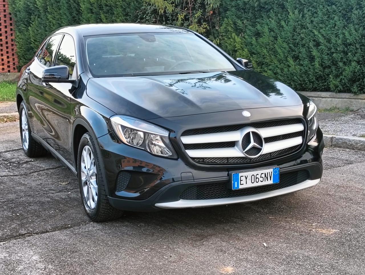 Mercedes-benz GLA 180 d Premium..CELL 320 147 1147 WUATSAPP