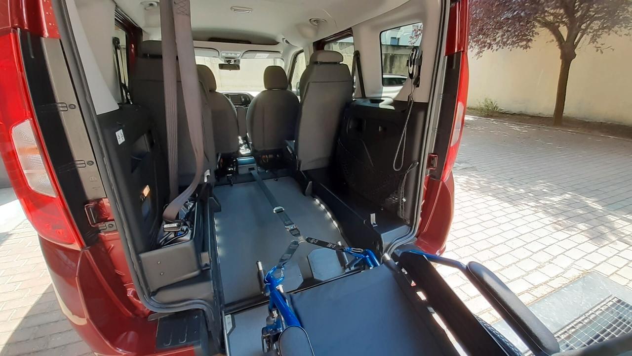 Doblo disabili pianale ribassato benzina 16.561 KM!