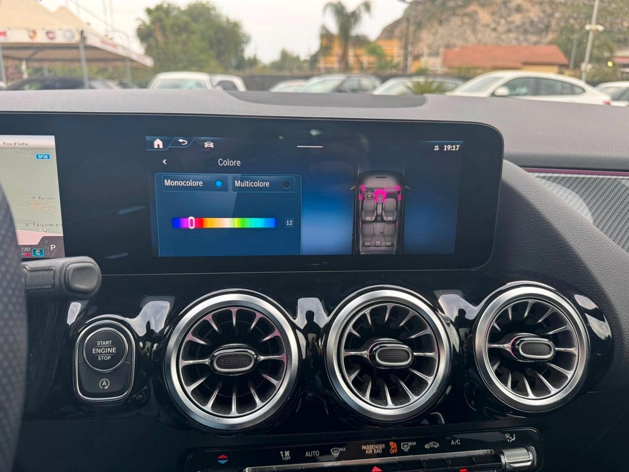MERCEDES GLA200d PREMIUM PLUS AMG LINE