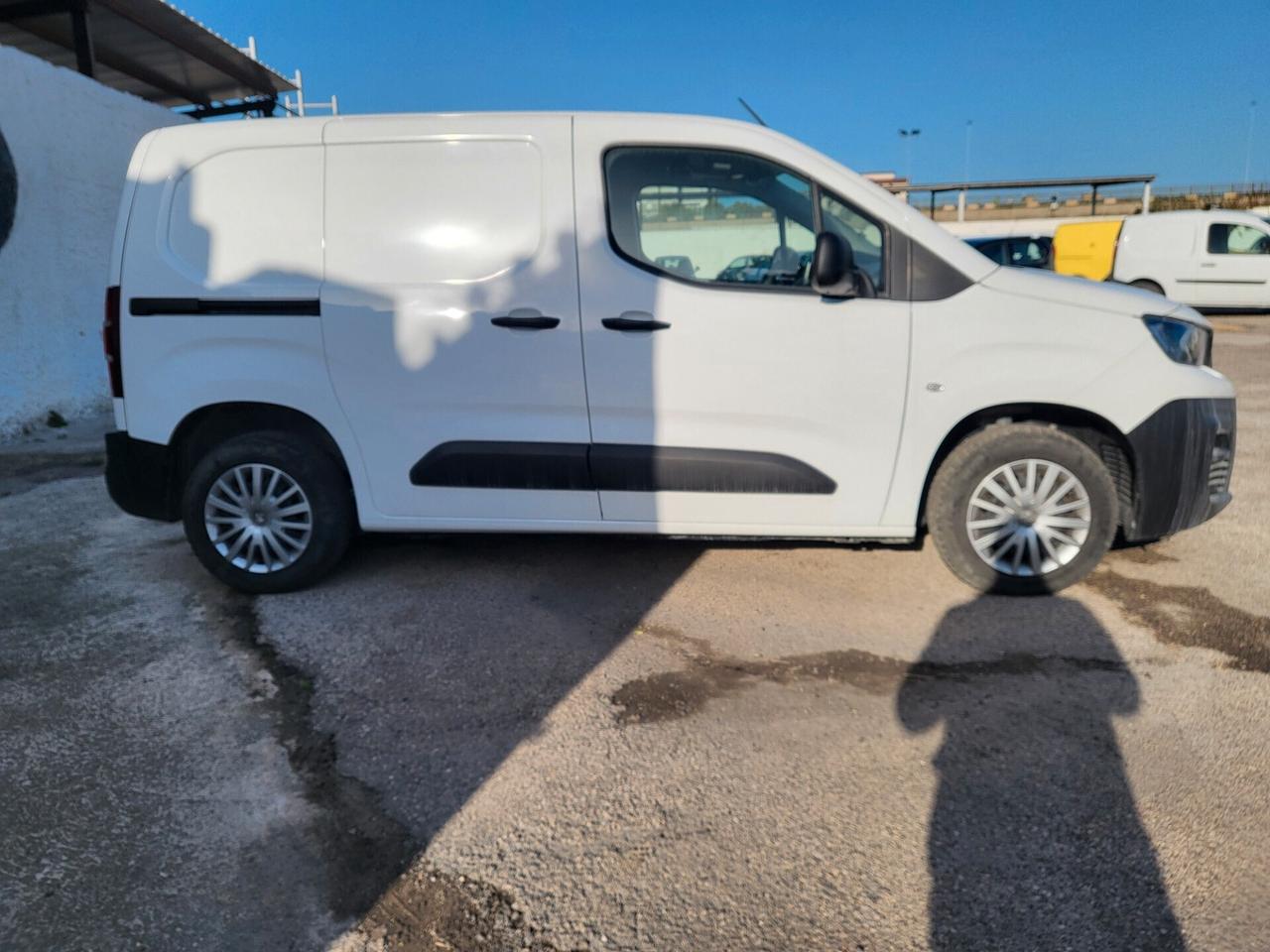 Peugeot Partner 1.6HDI EURO 6B 3 POSTI Km. 71.000