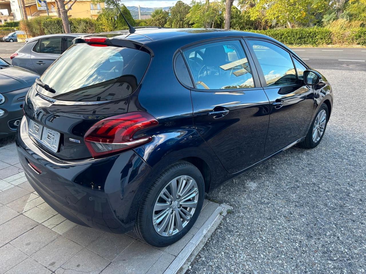 Peugeot 208 BlueHDi 75 5 porte Allure