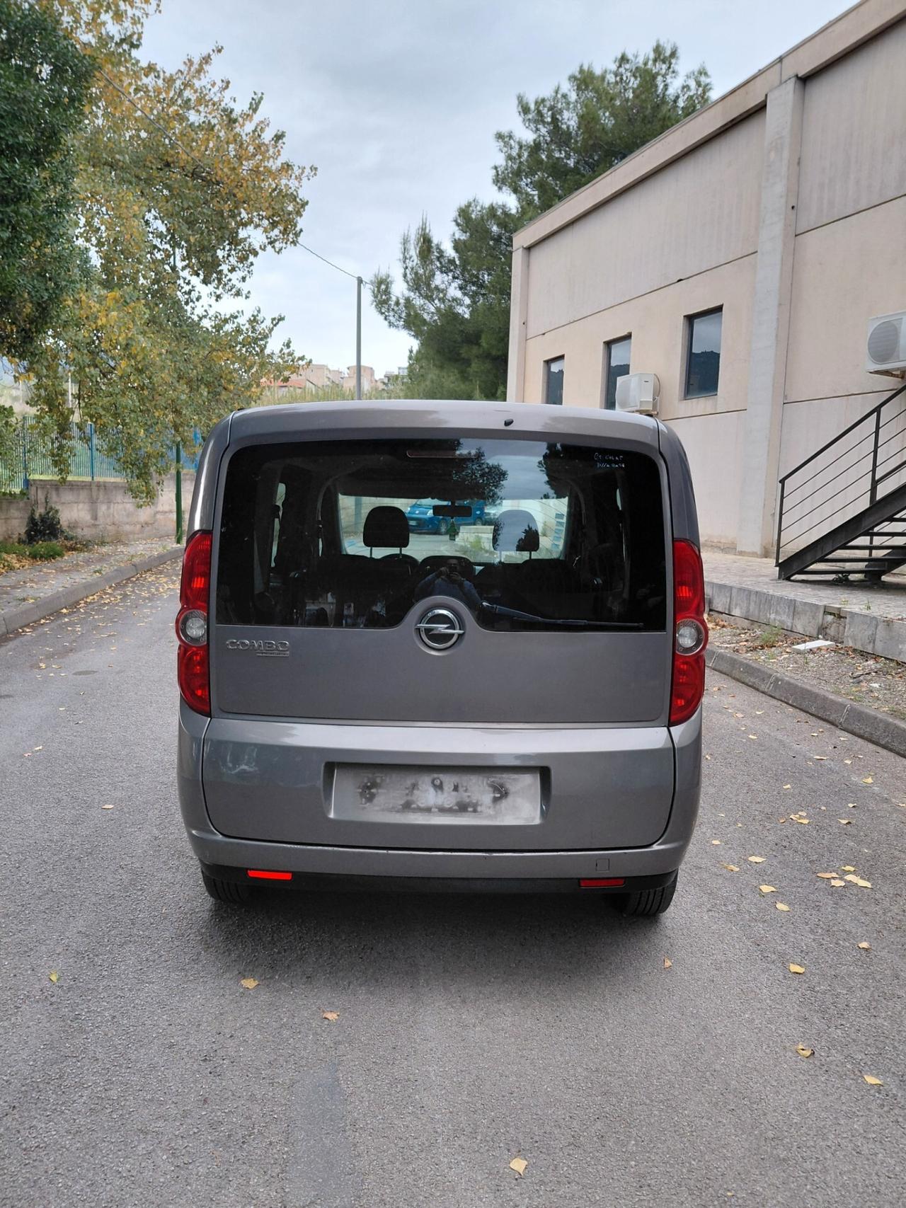 Opel Combo 1.6 CDTi 105CV PC-TN Elective