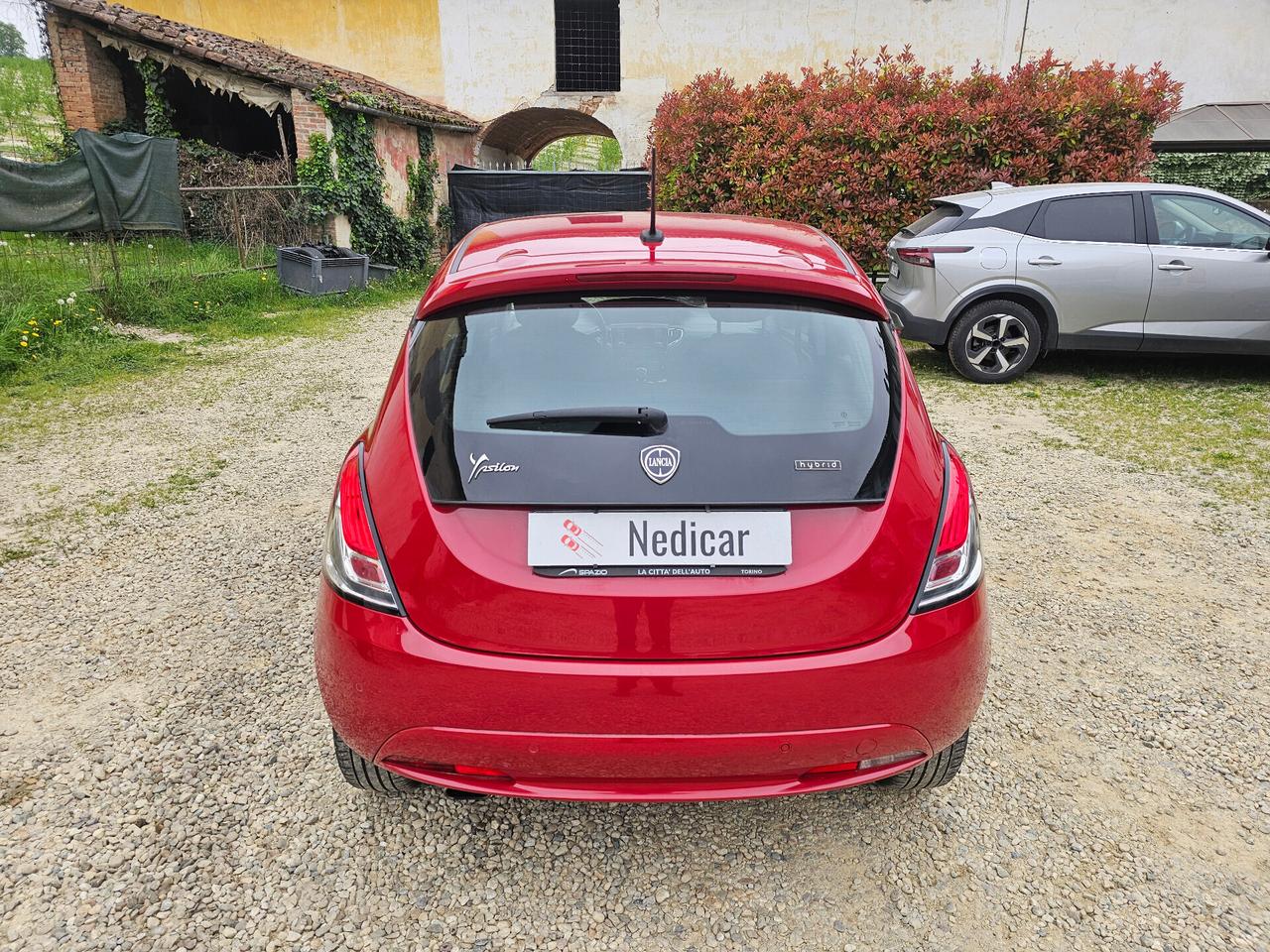 Lancia Ypsilon 1.0 FireFly 5 porte S&S Hybrid Ecochic Silver