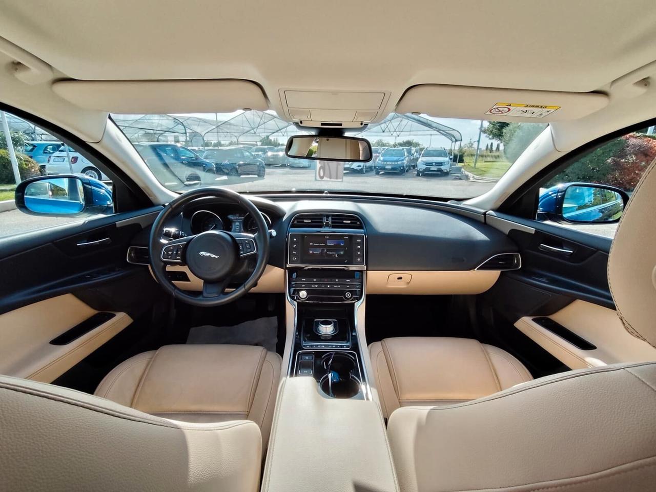 Jaguar XE 2.0 D Turbo 180CV aut. Prestige Business Edition