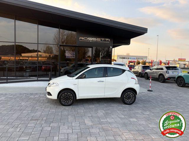 LANCIA Ypsilon Metano Ecochic Gold 5 porte ANCHE NEOPATENTATI