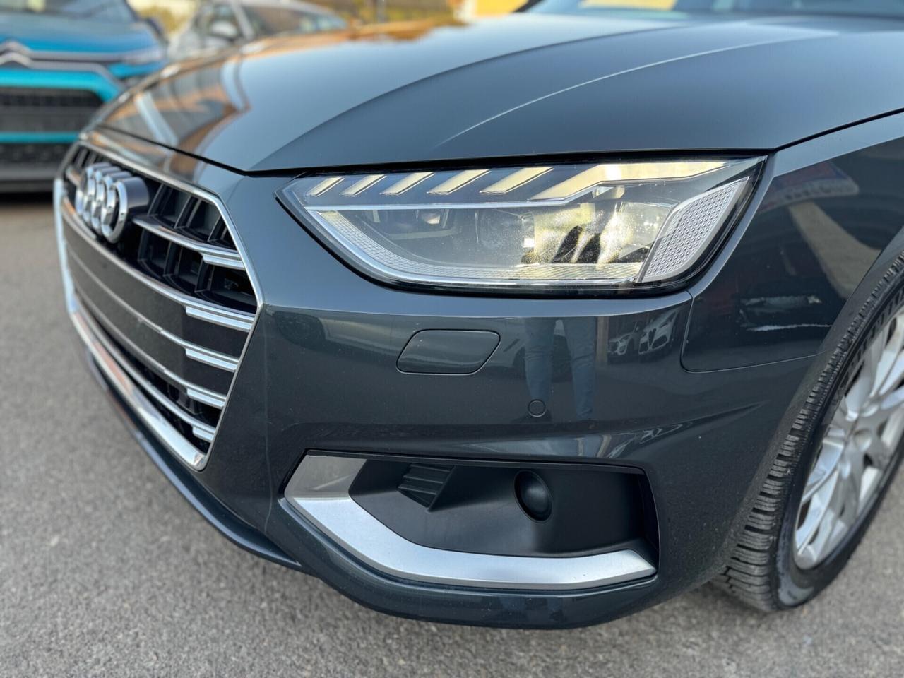 Audi A4 Avant 35 TDI/163 CV S tronic cockpit