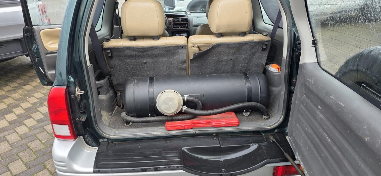 Suzuki Grand Vitara 1.6i 16V cat 3 porte