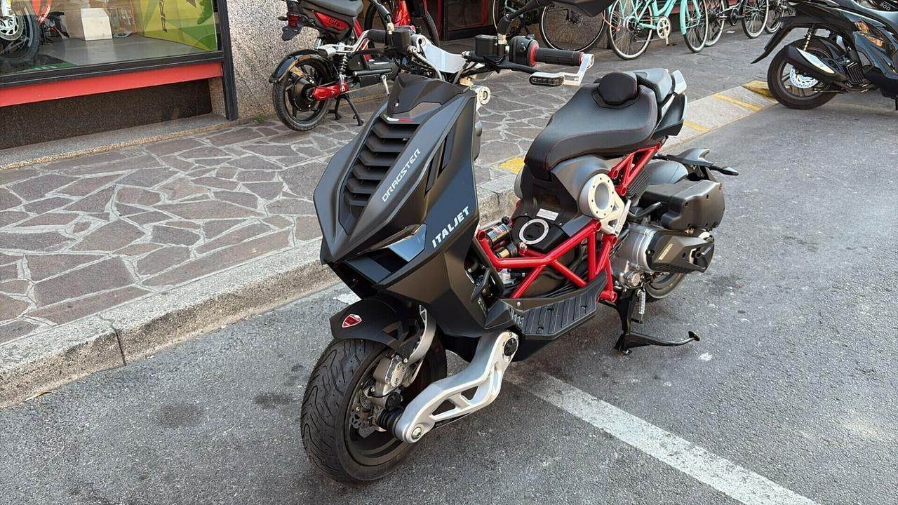 Italjet Dragster 125 DEMO a KM0 a Euro 3900 - nero/grigio