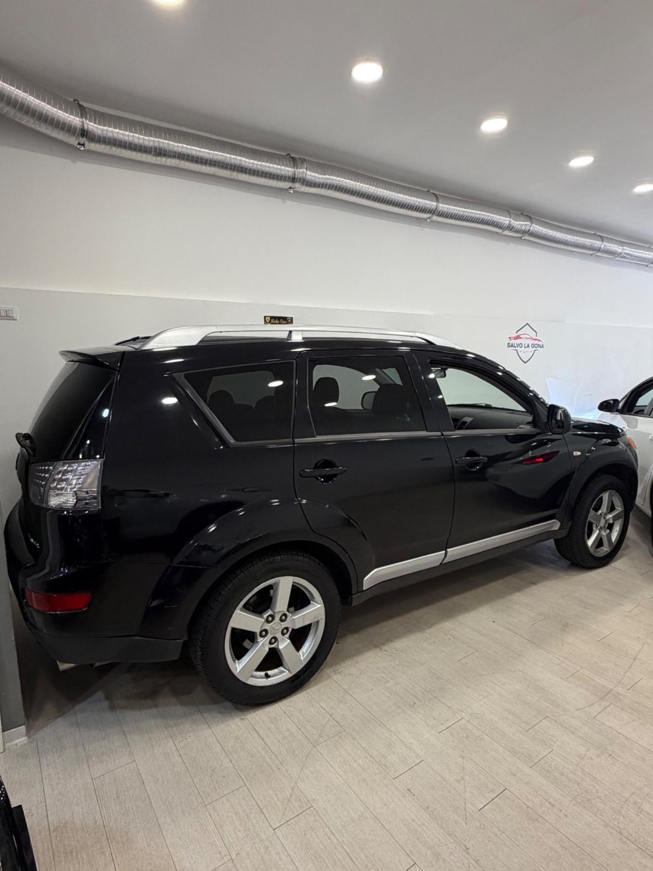 Mitsubishi Outlander 2.0 DI-D Instyle 7 p.ti DPF