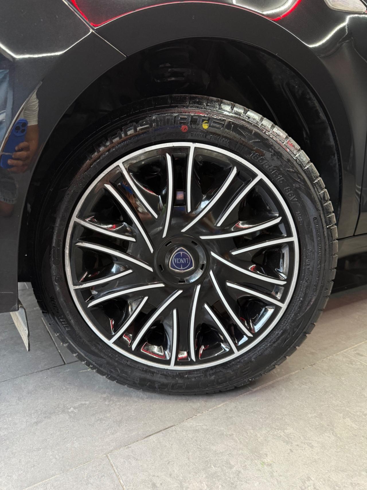 Lancia Ypsilon 1.0 Hybrid Ecochic Gold 2021 NUOVA