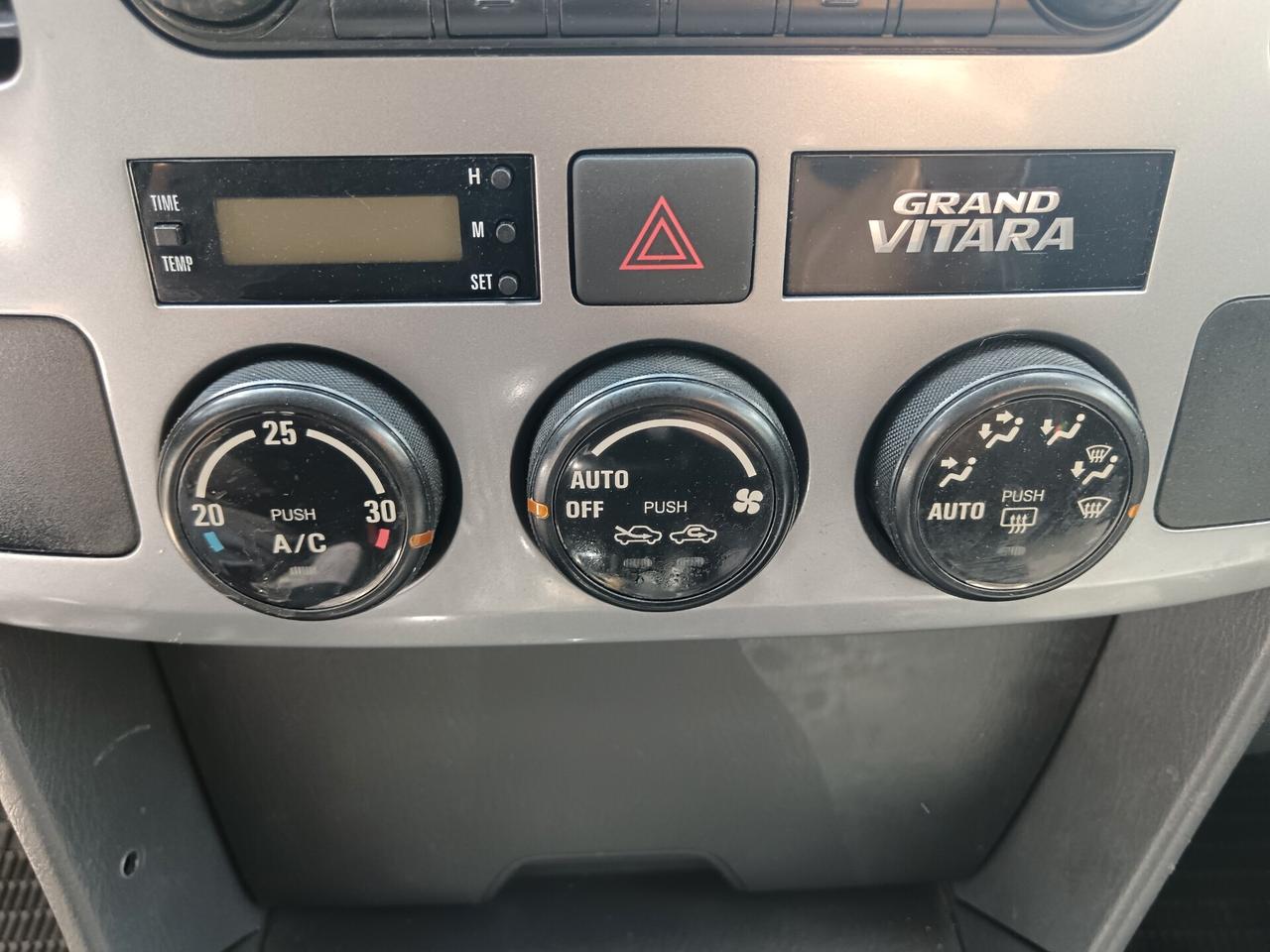 Suzuki Grand Vitara 2.0 TD 4X4 AUTOCARRO 2 POSTI